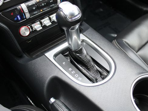 Used 2022 Ford Mustang Premium RWD image 14