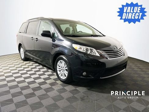 Used 2017 Toyota Sienna XLE w/ XLE Navigation Package image 1