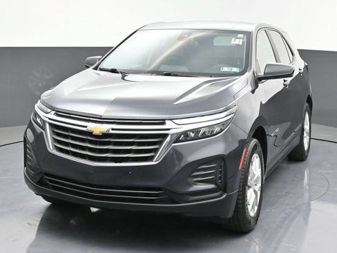 Certified 2022 Chevrolet Equinox LS w/ LS Convenience Package AWD/4WD image 3