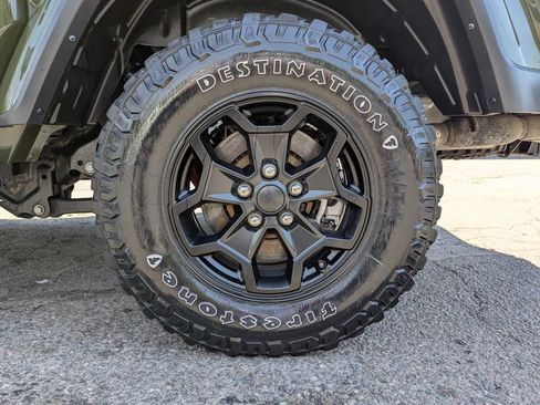 Used 2022 Jeep Gladiator Sport AWD/4WD image 45