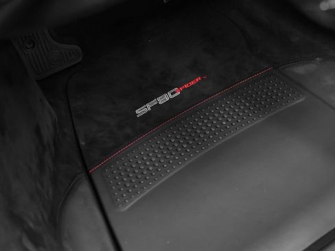 Used 2023 Ferrari SF90 Spider image 48
