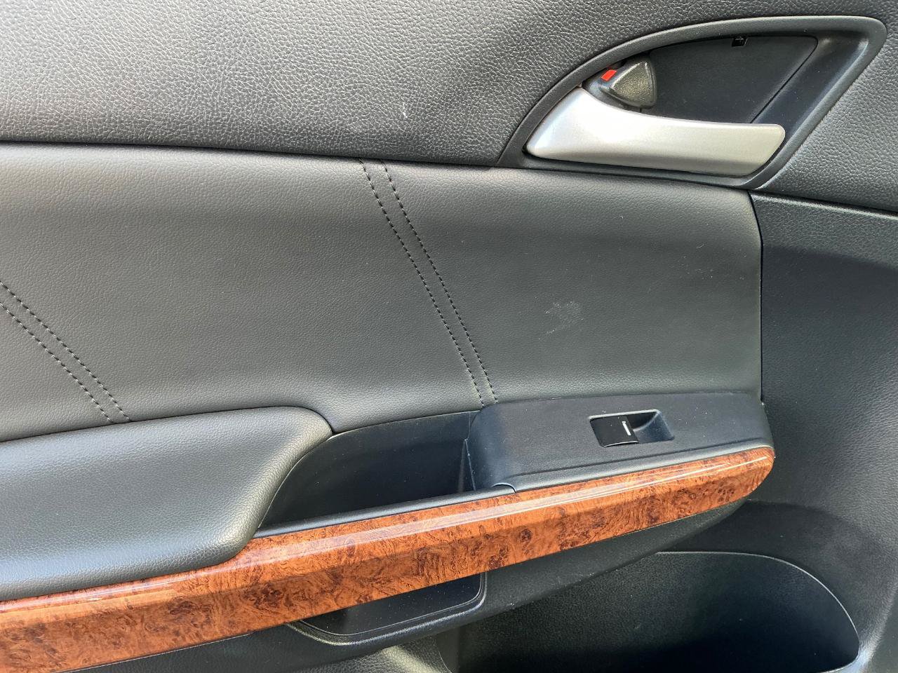 Used 2012 Honda Accord EX-L image 17