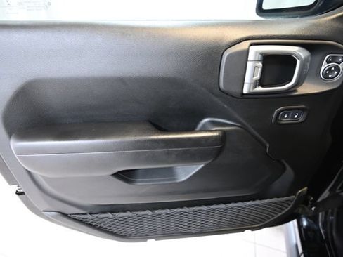Used 2021 Jeep Wrangler Unlimited Sport AWD/4WD image 25