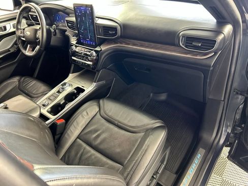 Used 2023 Ford Explorer Platinum w/ Technology Package AWD/4WD image 27