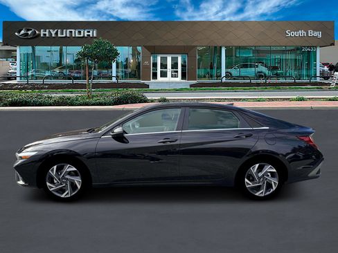 New 2026 Hyundai Elantra Limited w/ Cargo Package image 3