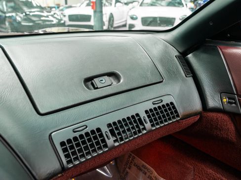 Used 1993 Chevrolet Corvette Convertible RWD image 34