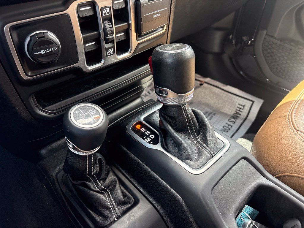 Used 2023 Jeep Wrangler Unlimited Sahara w/ Cold Weather Group AWD/4WD image 25