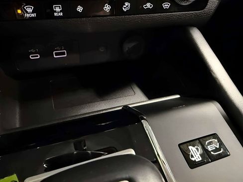 Used 2023 Mitsubishi Outlander SE AWD/4WD image 30