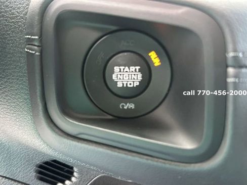 Used 2025 Jeep Gladiator Mojave w/ Convenience Group image 16