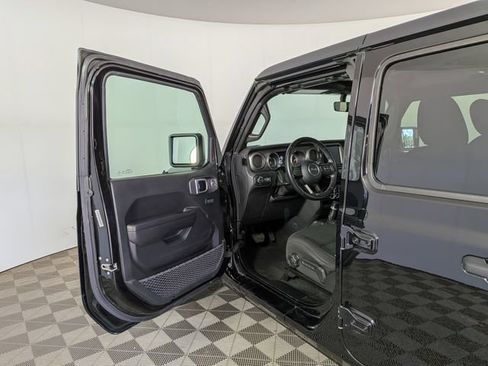 Used 2021 Jeep Wrangler Unlimited Sport AWD/4WD image 14