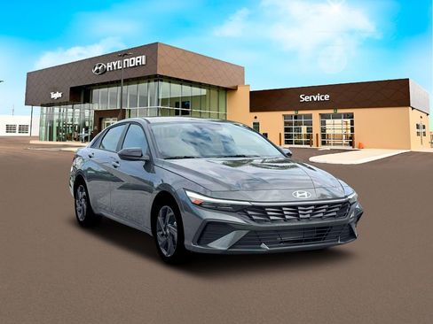 New 2026 Hyundai Elantra Sport FWD image 11