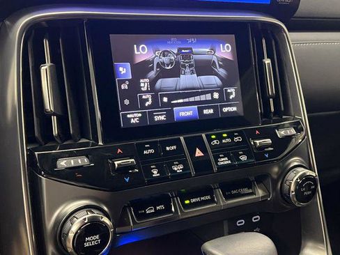 Certified 2026 Lexus LX 600 4WD w/ Accessory Package (Z1) image 20