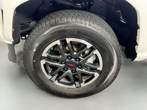 Used 2024 Toyota Tacoma TRD Sport AWD/4WD image 13