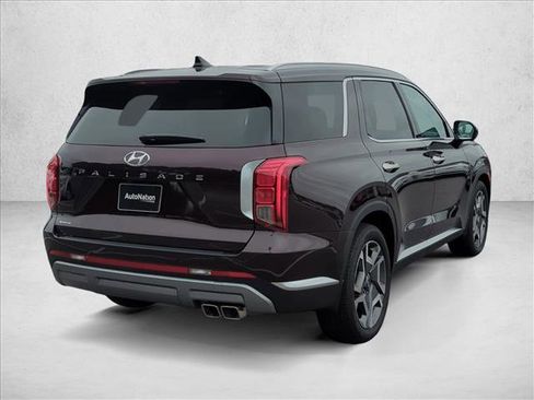 Used 2024 Hyundai Palisade Limited image 2