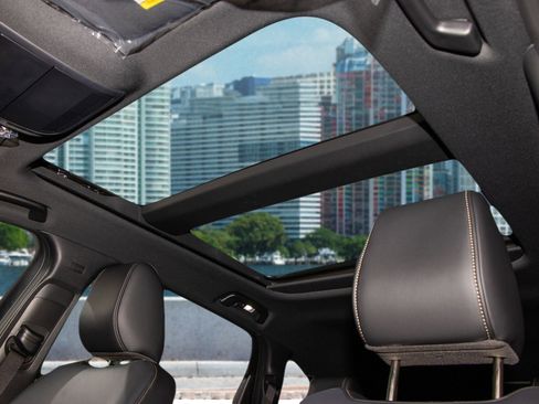 New 2025 MAZDA CX-70 Plug-In Hybrid w/ Premium Plus image 28