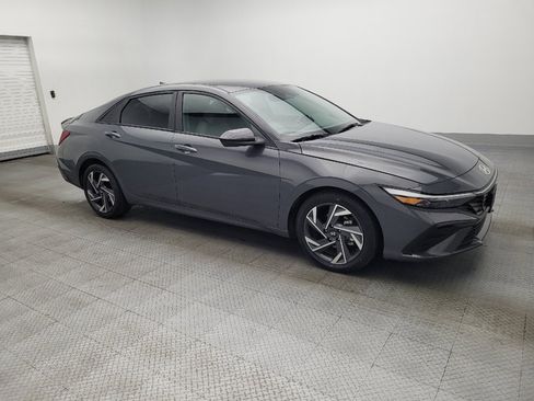 Used 2025 Hyundai Elantra Sport image 11