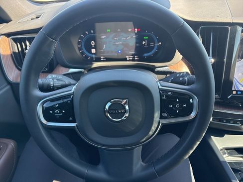 Used 2023 Volvo XC60 T8 Plus w/ Protection Package Premier image 23