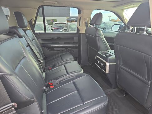 Used 2023 Ford Expedition XLT AWD/4WD image 17