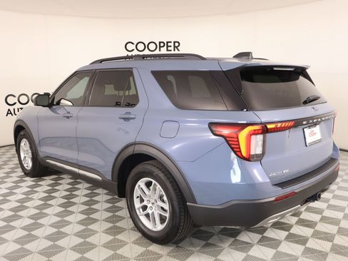 Used 2025 Ford Explorer Active w/ Active Comfort Package RWD image 24