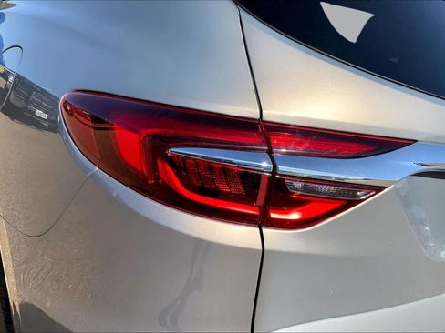 Used 2019 Buick Enclave Essence FWD image 29