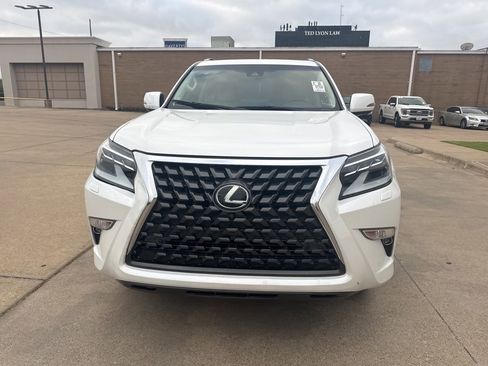 Used 2022 Lexus GX 460 Luxury w/ Off Road Package image 2
