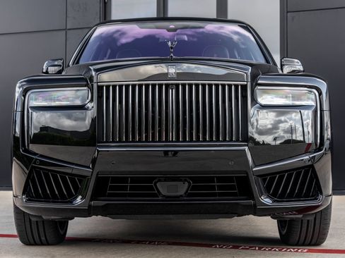 Used 2026 Rolls-Royce Cullinan Black Badge AWD/4WD image 7