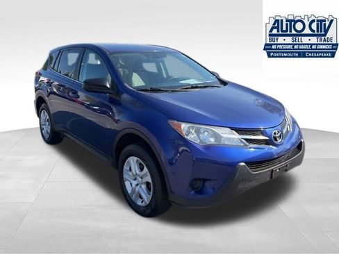 Used 2014 Toyota RAV4 LE AWD/4WD image 2