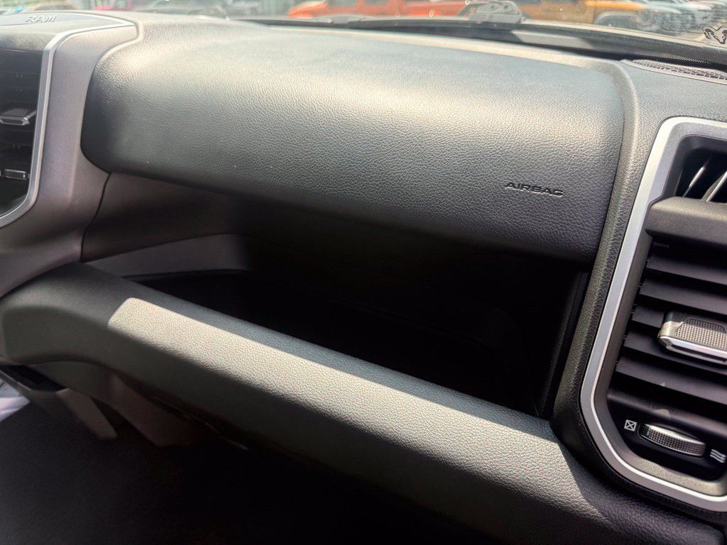 Used 2022 RAM 1500 Big Horn AWD/4WD image 60