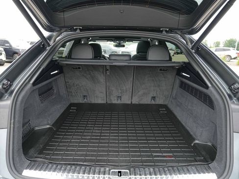 Used 2019 Audi Q8 Prestige AWD/4WD image 15