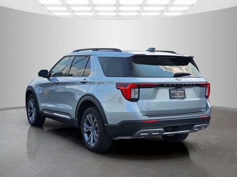 Used 2025 Ford Explorer Active w/ Active Comfort Package AWD/4WD image 4