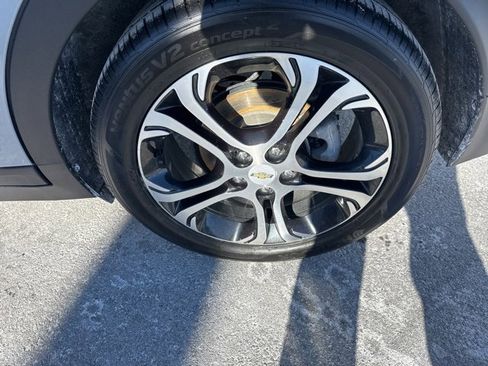 Used 2020 Chevrolet Bolt Premier w/ Infotainment Package image 25