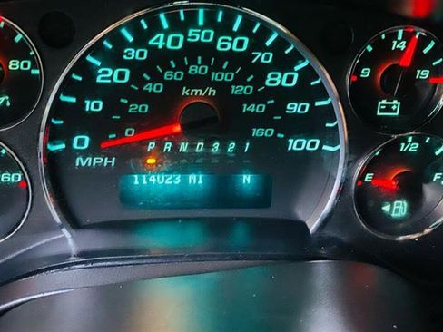 Used 2010 Chevrolet Express 1500 image 30