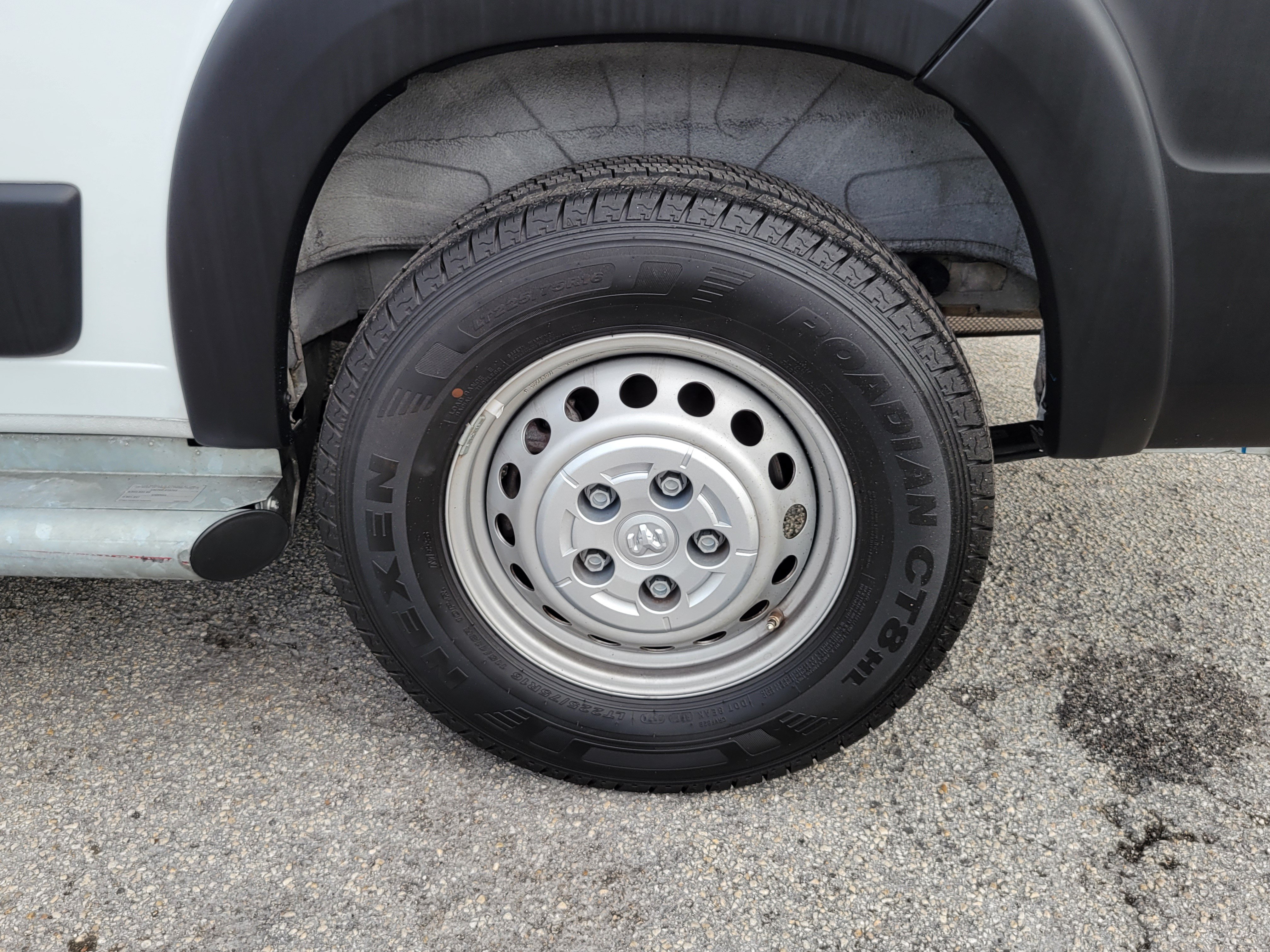 Used 2025 RAM ProMaster 2500 w/ U-Haul Equipment Group FWD image 23