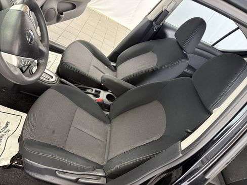 Used 2016 Nissan Versa SV w/ SV Tech Package FWD image 12