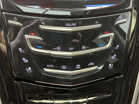 Used 2019 Cadillac Escalade Luxury AWD/4WD image 24