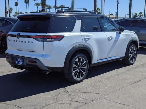 New 2026 Nissan Pathfinder Platinum image 2