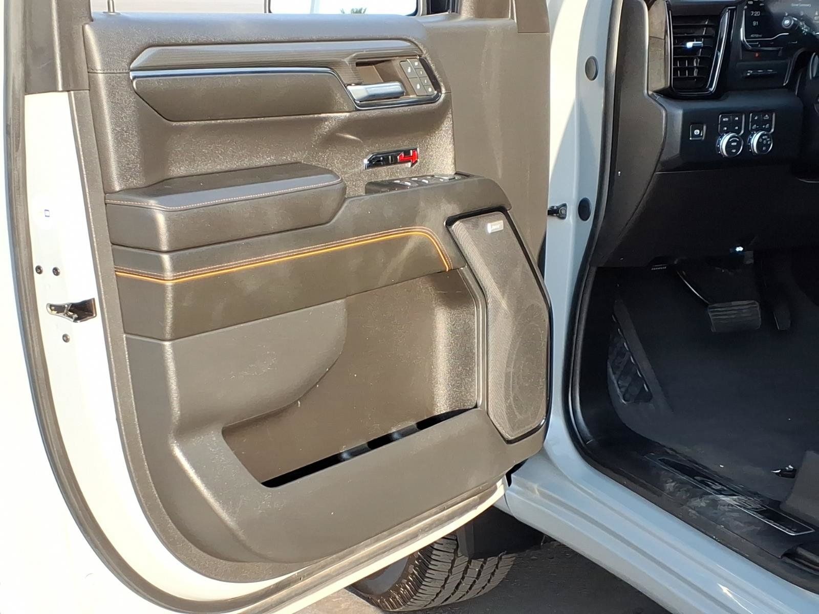 Used 2024 GMC Sierra 1500 AT4 w/ Technology Package AWD/4WD image 13