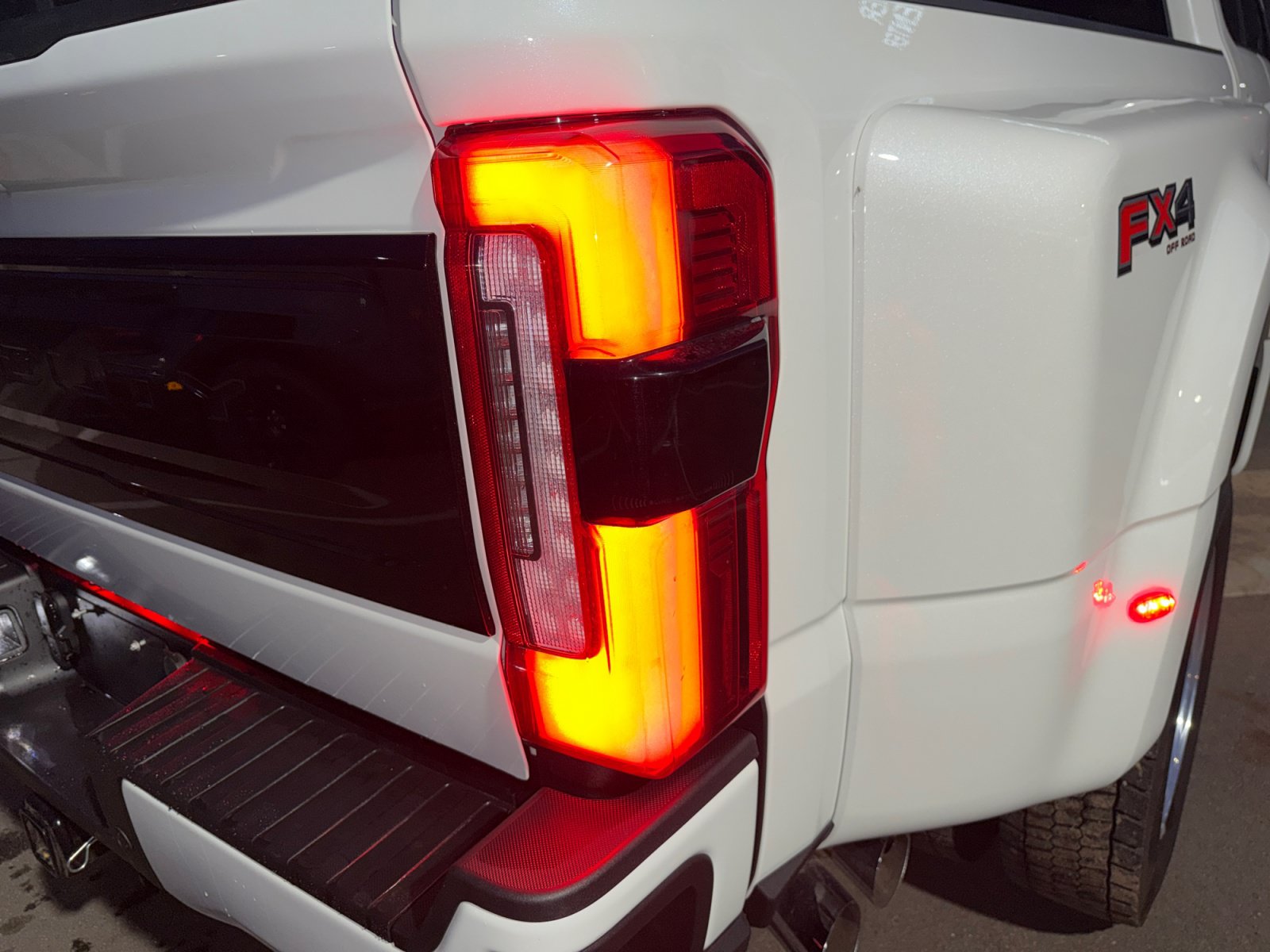 Used 2026 Ford F450 Platinum w/ FX4 Off-Road Package AWD/4WD image 29