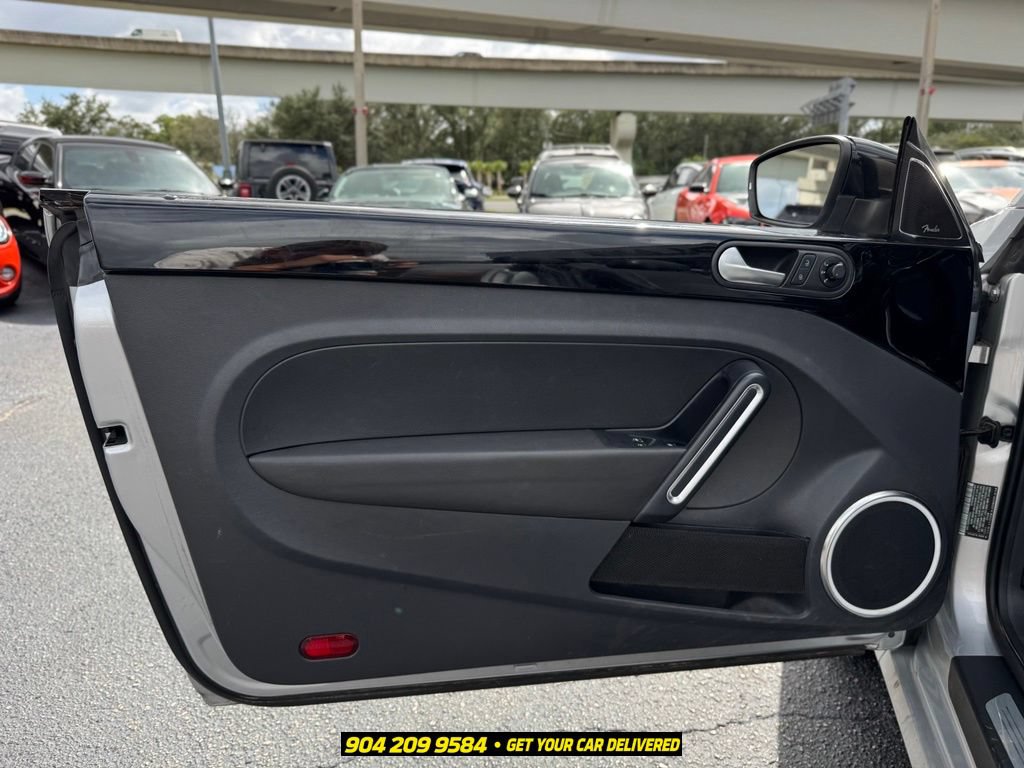 Used 2013 Volkswagen Beetle 2.0T FWD image 17