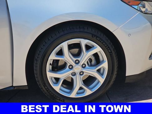 Used 2018 Chevrolet Volt Premier w/ Driver Confidence Package FWD image 38