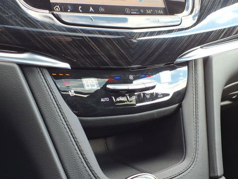 New 2025 Cadillac XT6 Premium Luxury image 19
