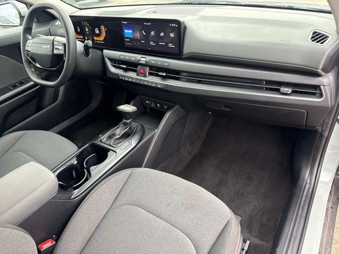 Used 2025 Kia K4 FWD image 17