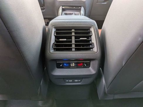 Certified 2025 Volkswagen Tiguan SEL R-Line AWD/4WD image 18