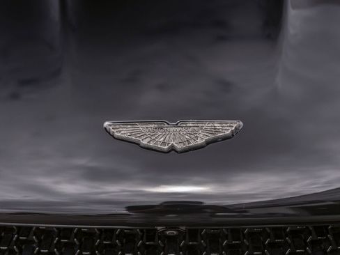 Used 2019 Aston Martin DBS Superleggera RWD image 16