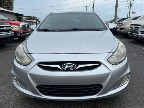 Used 2013 Hyundai Accent SE FWD image 3