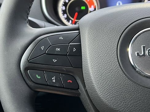 Used 2022 Jeep Cherokee Trailhawk w/ Comfort/Convenience Group image 21