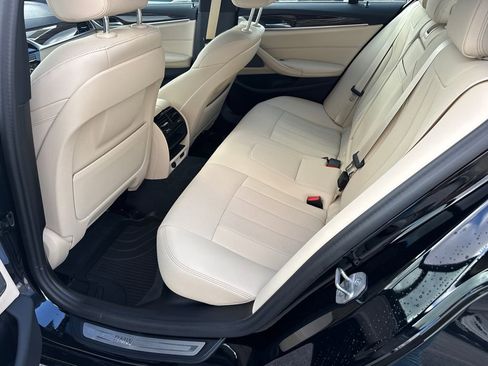 Used 2023 BMW 530i xDrive w/ Premium Package image 21