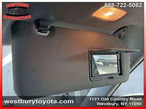 Used 2023 Toyota Highlander XLE image 32