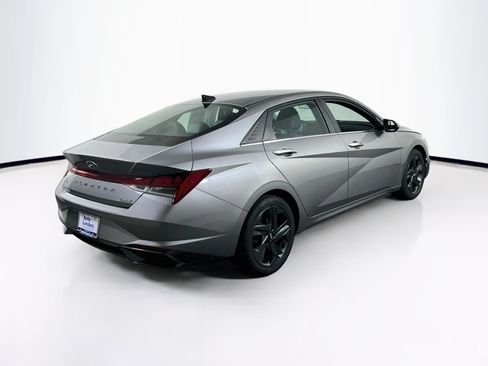 Used 2023 Hyundai Elantra Limited FWD image 5