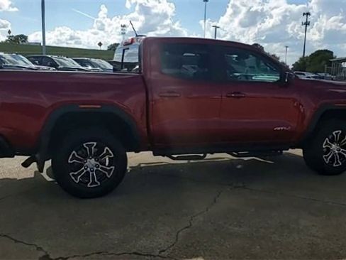 Certified 2024 GMC Canyon AT4 w/ AT4 Premium Package image 9